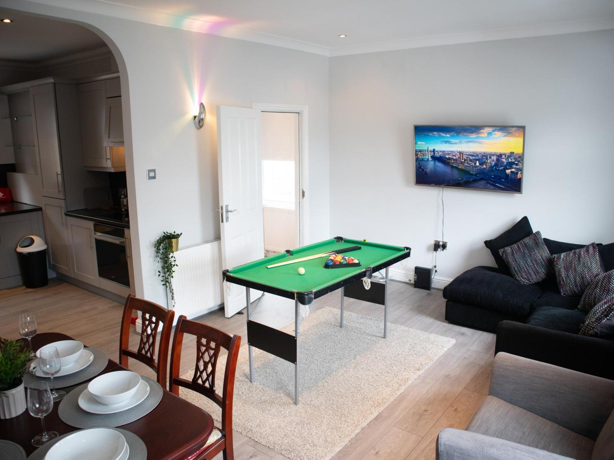 Bright Private Terrace - Free Private Parking - Tv - Wifi - Netflix Appartement Croydon Buitenkant foto