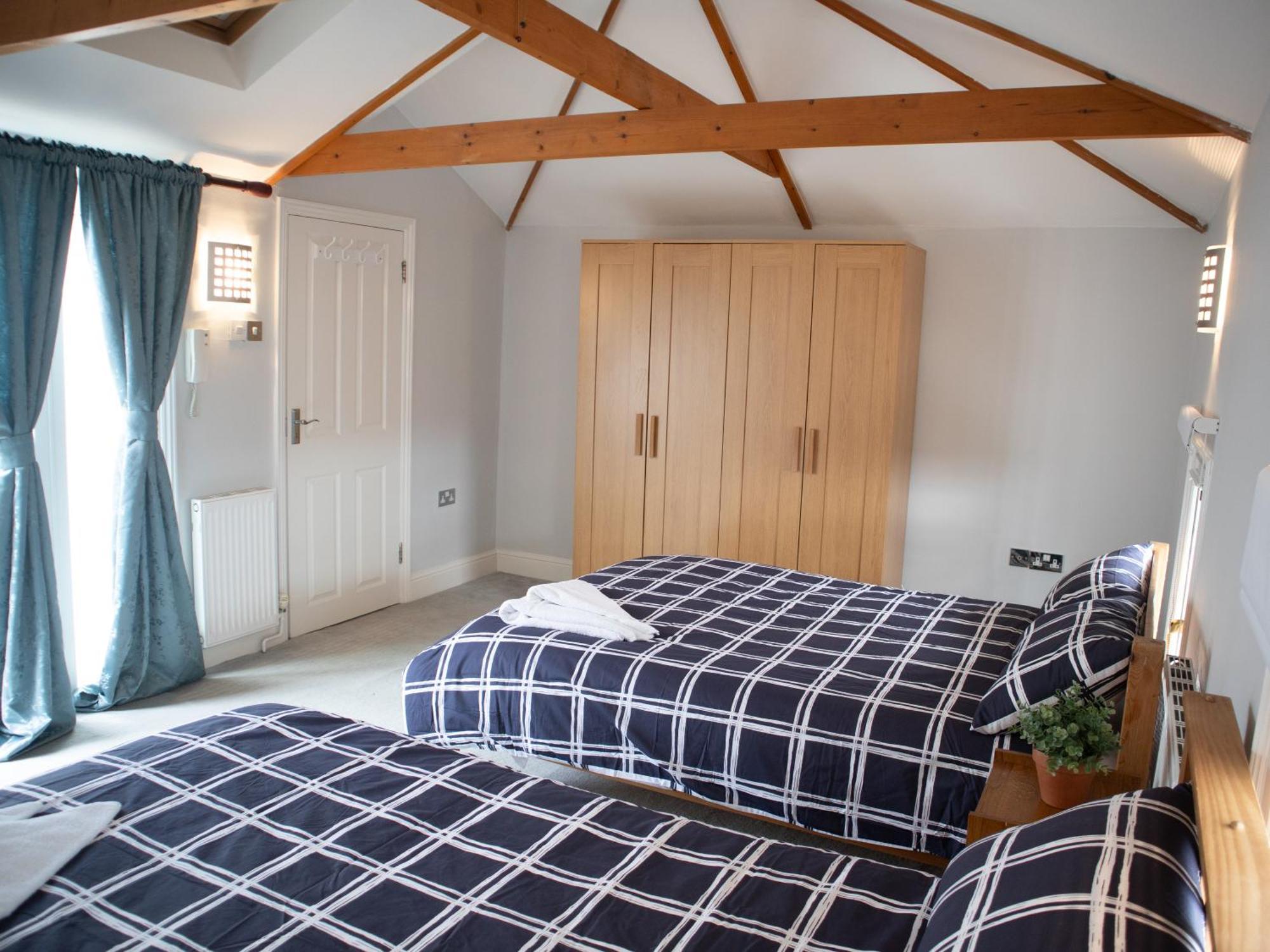 Bright Private Terrace - Free Private Parking - Tv - Wifi - Netflix Appartement Croydon Buitenkant foto