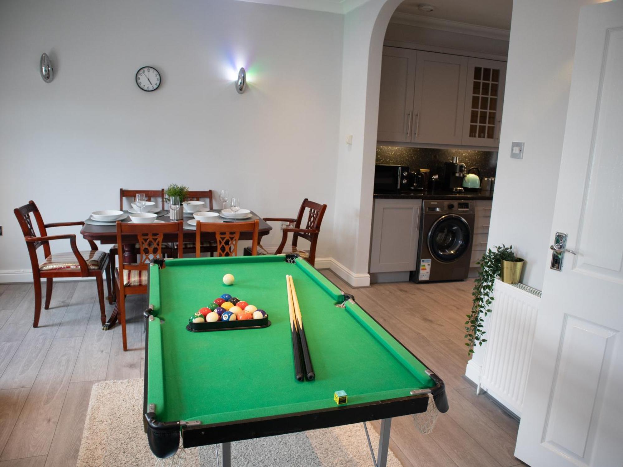 Bright Private Terrace - Free Private Parking - Tv - Wifi - Netflix Appartement Croydon Buitenkant foto